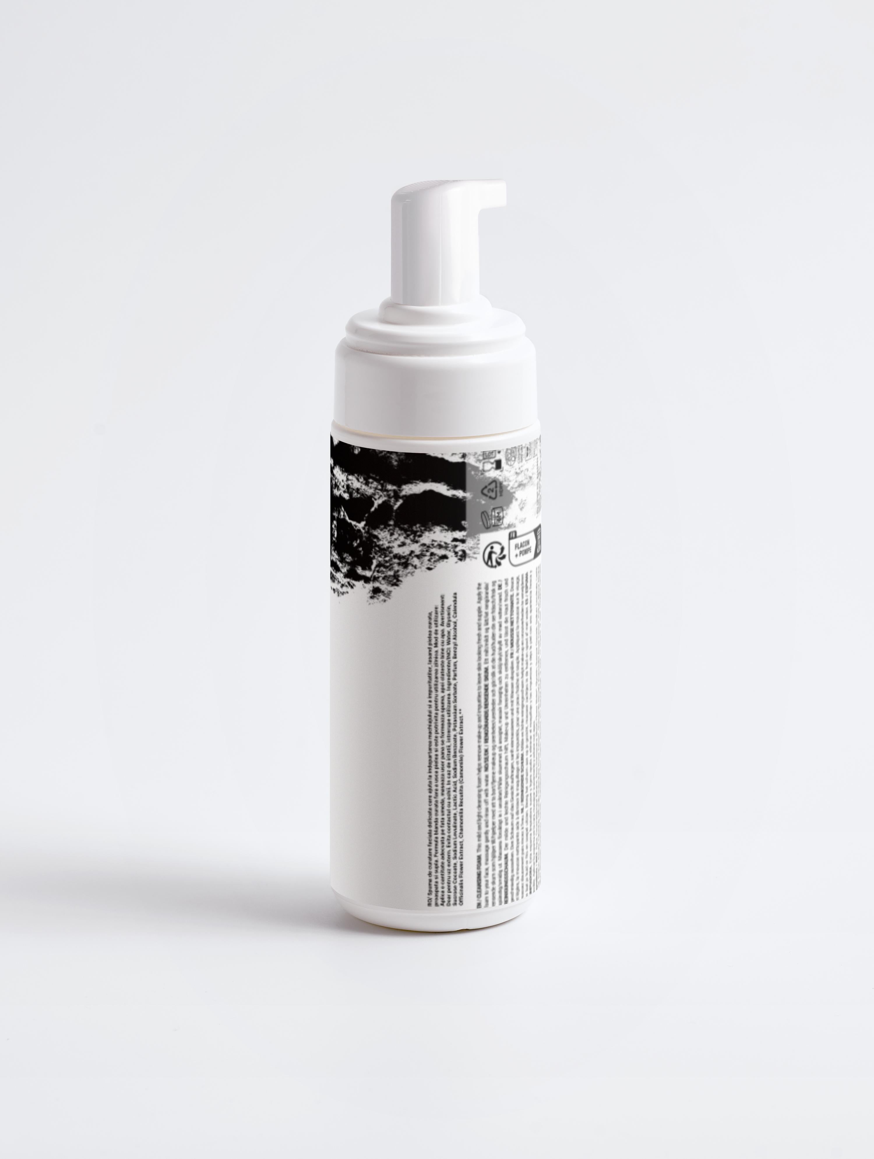 Spuma de curatare delicata pentru toate tipurile de ten - Epic Beauty