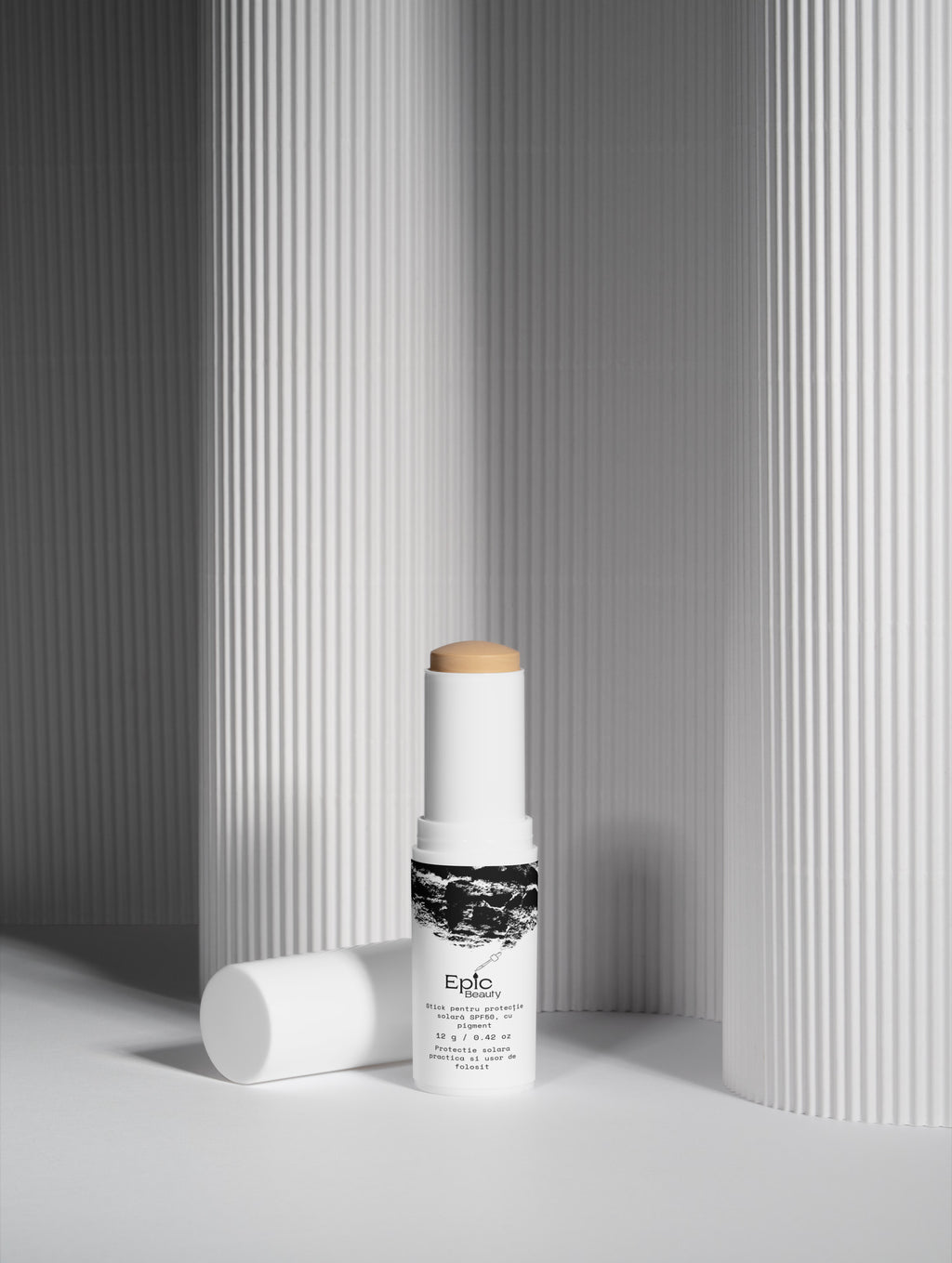 Stick protector solar cu pigment SPF 50