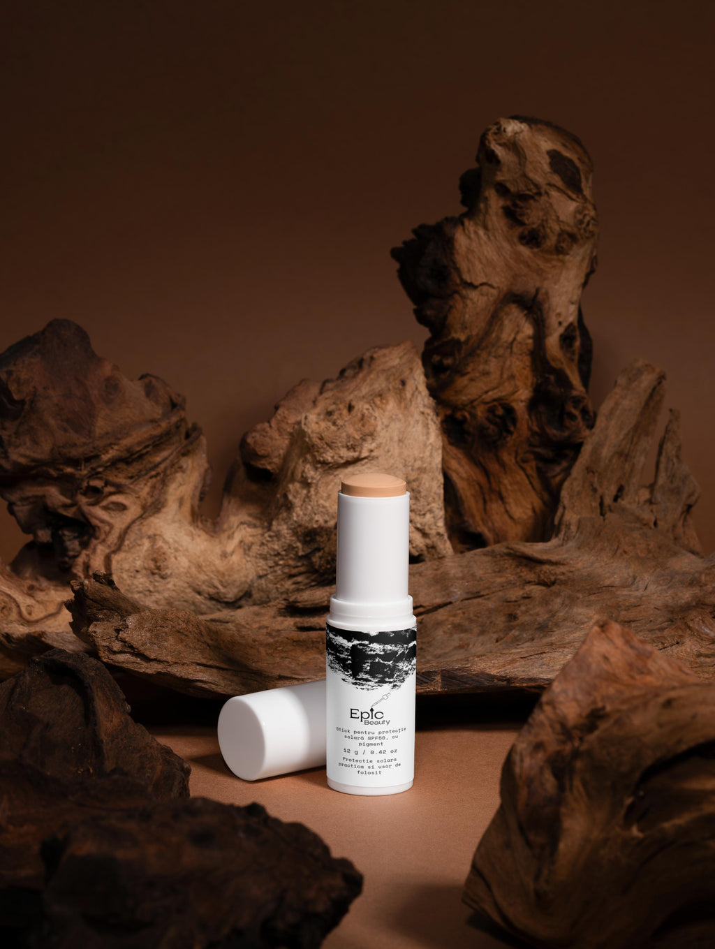 Stick protector solar cu pigment SPF 50